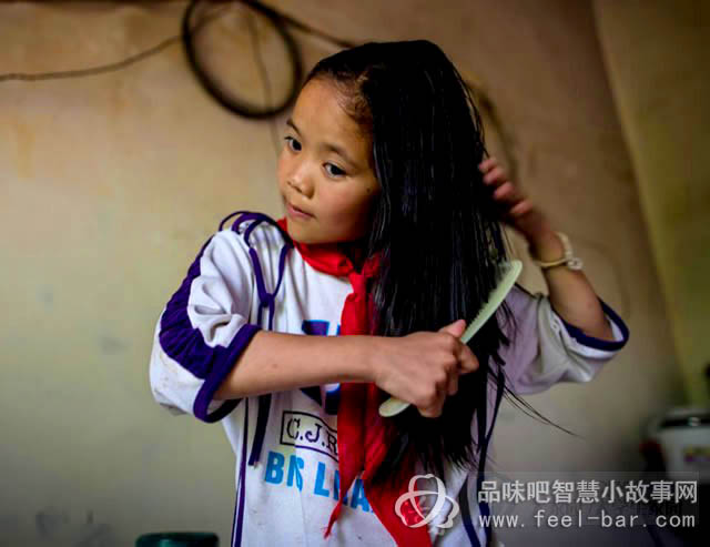 11歲微笑妹妹陳禮燕照顧病重父撐起一個家-平凡人不平凡的故事_平凡人感人小故事
