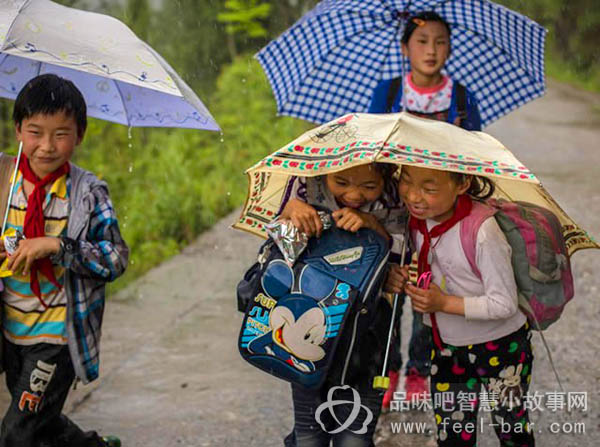 11歲微笑妹妹陳禮燕照顧病重父撐起一個家-平凡人不平凡的故事_平凡人感人小故事