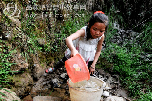 11歲微笑妹妹陳禮燕照顧病重父撐起一個家-平凡人不平凡的故事_平凡人感人小故事