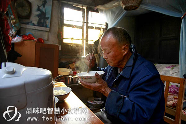 感動中國的81歲賣煤翁陸松芳-平凡人不平凡的故事_平凡人不平凡_平凡人感人小故事
