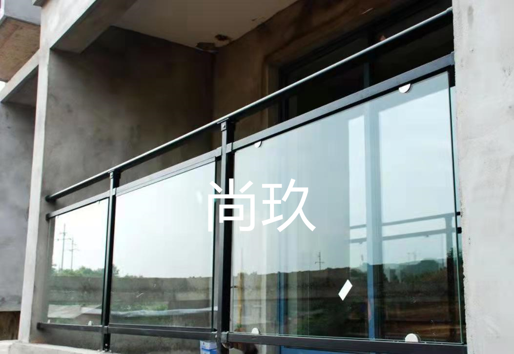 陽臺玻璃欄桿